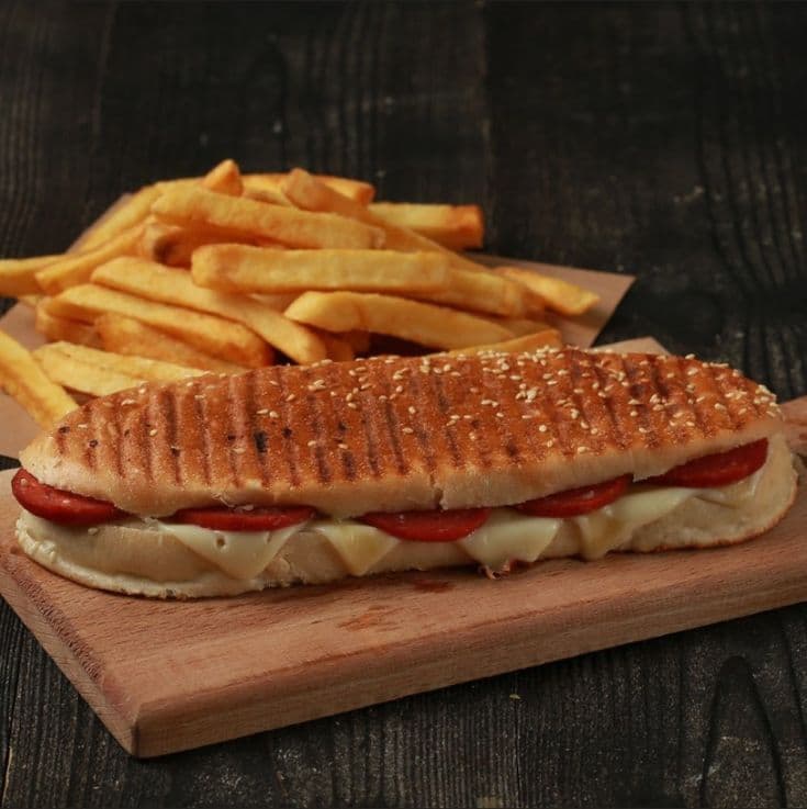 Sucuklu tost